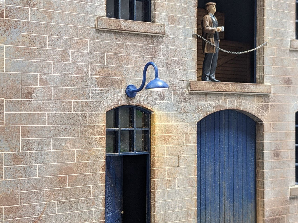 7mm Wall-Mounted Swan-Neck Industrial Light