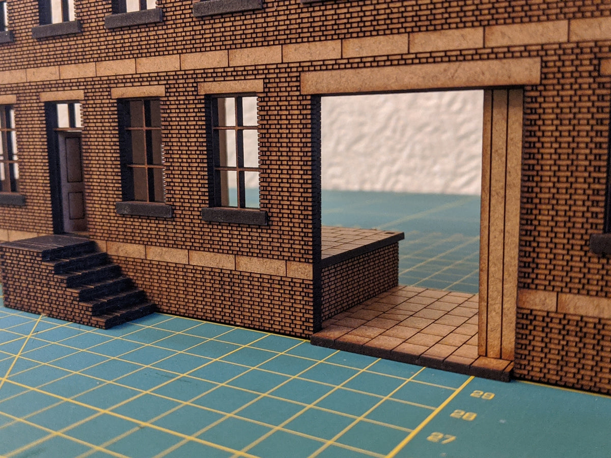 Medium Low-Relief Warehouse - Brick