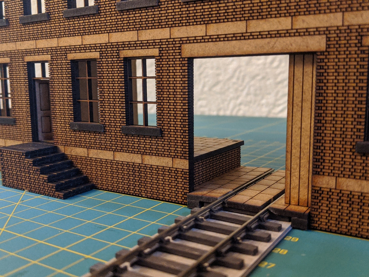 Medium Low-Relief Warehouse - Brick