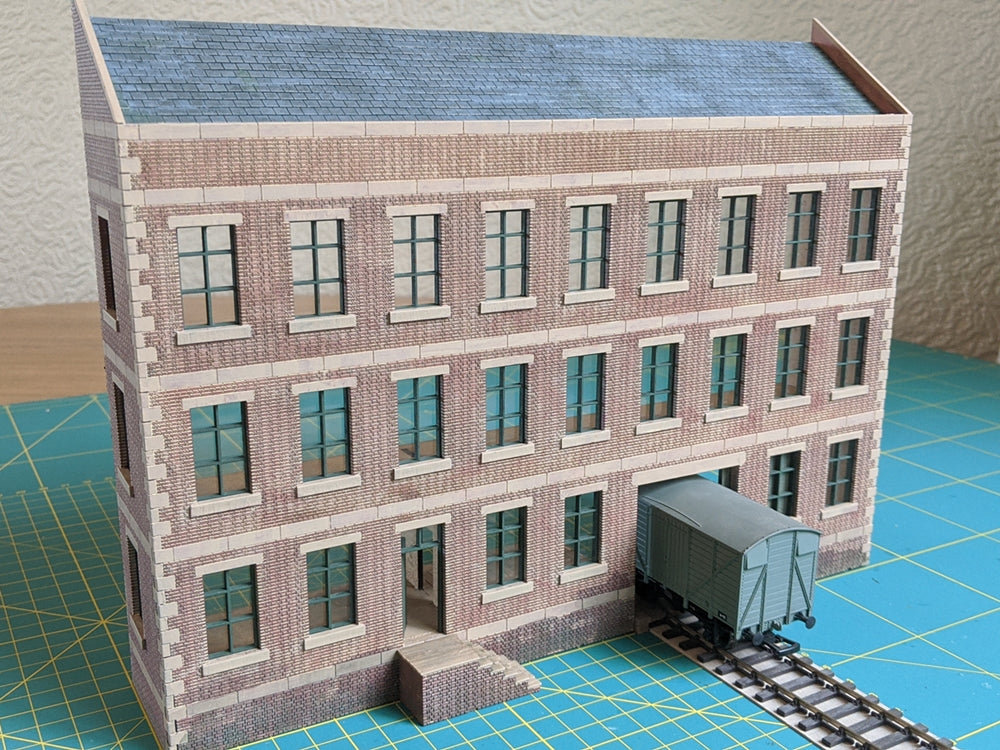 Medium Low-Relief Warehouse - Brick