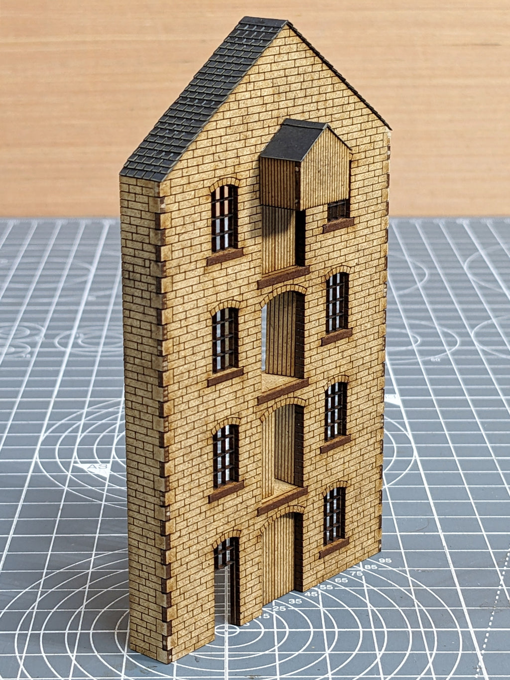 2mm Scale Canal Warehouse End 1