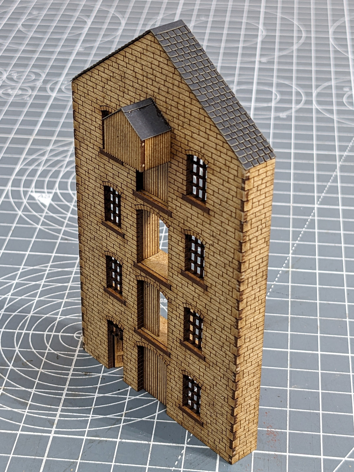 2mm Scale Canal Warehouse End 1