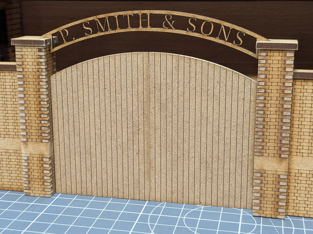 7mm Yard Entrance Gates - Brick