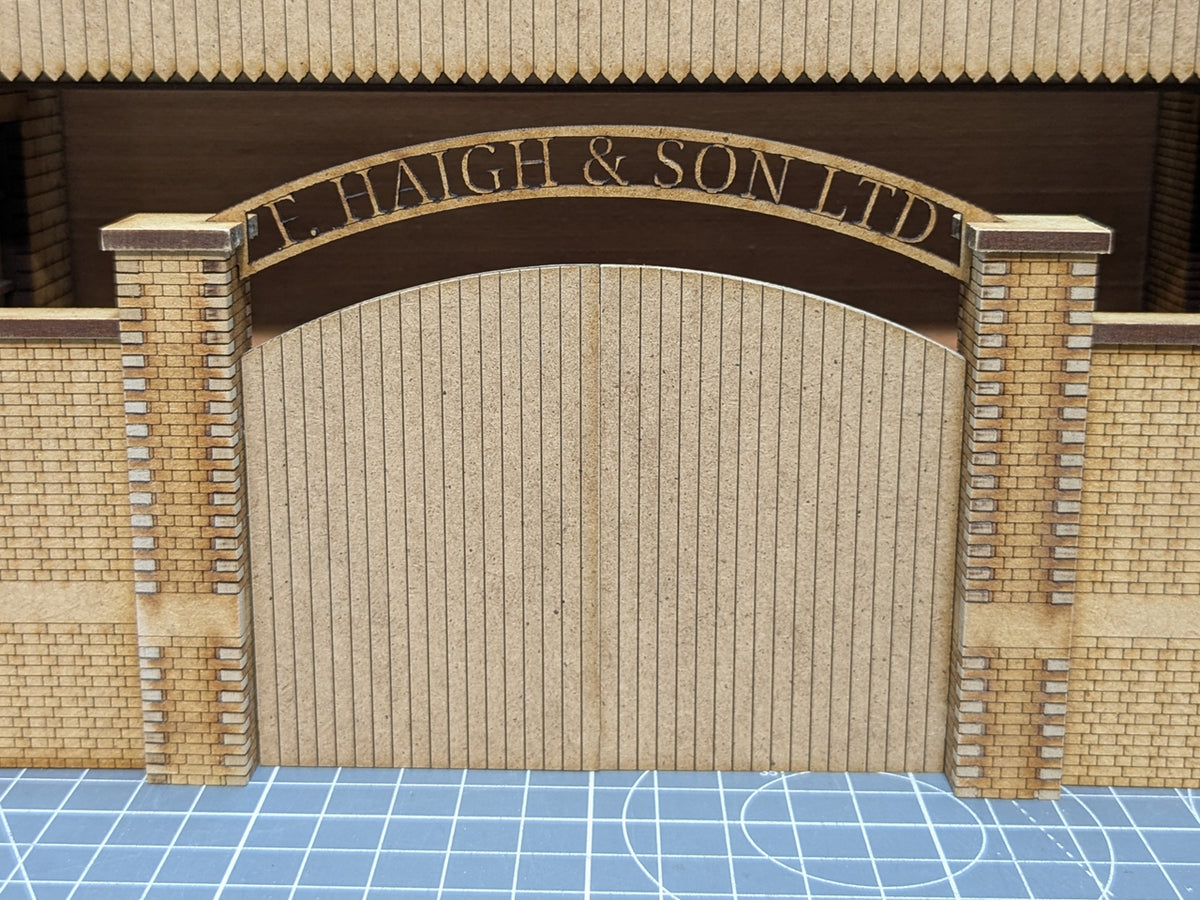 7mm Yard Entrance Gates - Brick